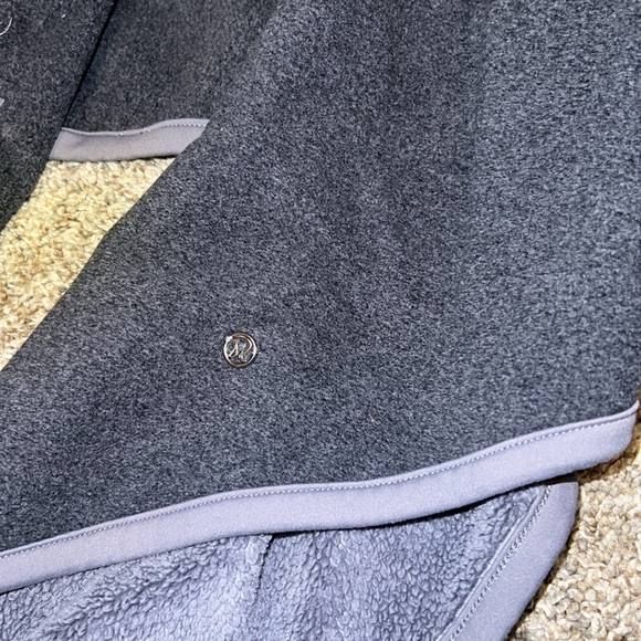 Lululemon Presence Of Mind Jacket Fossil Size 2 - Picture 10 of 13